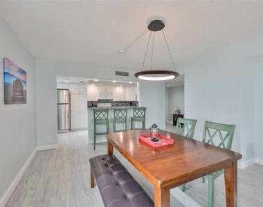 1400 Gulf Boulevard - Photo Thumbnail 7