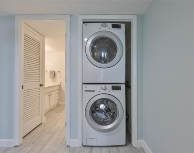 1400 Gulf Boulevard - Photo Thumbnail 13