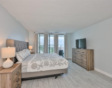 1400 Gulf Boulevard - Photo Thumbnail 15