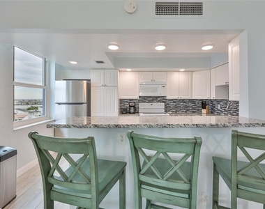 1400 Gulf Boulevard - Photo Thumbnail 8