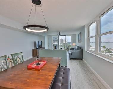 1400 Gulf Boulevard - Photo Thumbnail 6