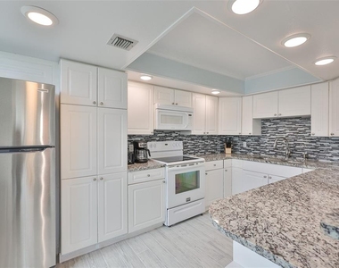 1400 Gulf Boulevard - Photo Thumbnail 10