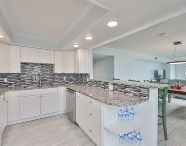 1400 Gulf Boulevard - Photo Thumbnail 9