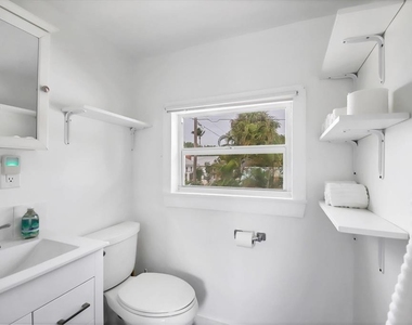 241 Gilchrist Avenue - Photo Thumbnail 8