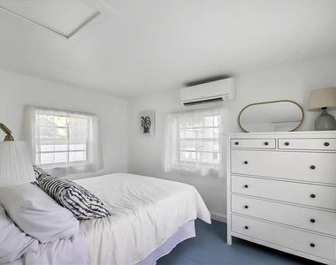 241 Gilchrist Avenue - Photo Thumbnail 9