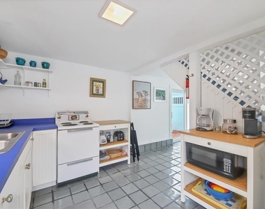241 Gilchrist Avenue - Photo Thumbnail 4
