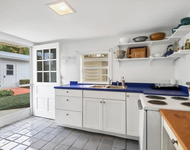 241 Gilchrist Avenue - Photo Thumbnail 3