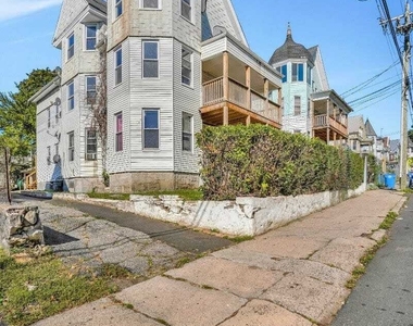 221 Willow Street - Photo Thumbnail 9