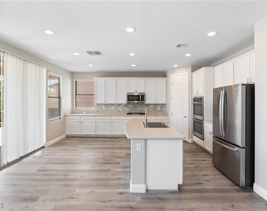 2406 Tribeca Street - Photo Thumbnail 4