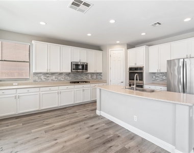 2406 Tribeca Street - Photo Thumbnail 6