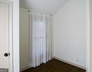 302 Jefferson Street - Photo Thumbnail 15
