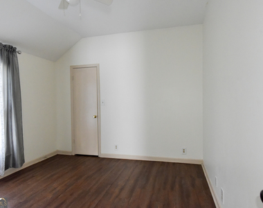 302 Jefferson Street - Photo Thumbnail 12