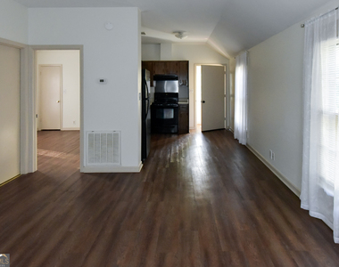 302 Jefferson Street - Photo Thumbnail 18
