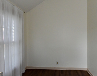 302 Jefferson Street - Photo Thumbnail 16