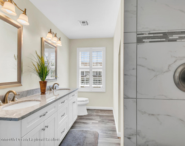 814 Pitney Drive - Photo Thumbnail 11