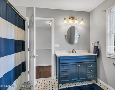 814 Pitney Drive - Photo Thumbnail 15