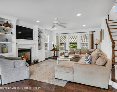 814 Pitney Drive - Photo Thumbnail 4
