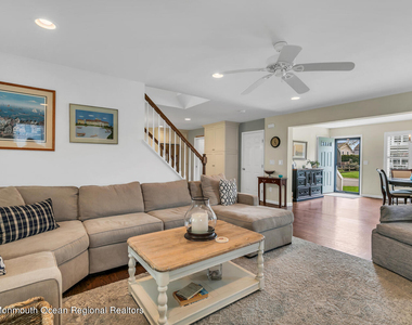 814 Pitney Drive - Photo Thumbnail 5