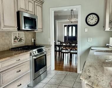 221 16th Avenue - Photo Thumbnail 5