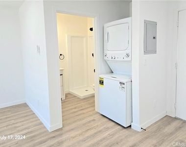 8734 1/4 Ramsgate Avenue - Photo Thumbnail 5