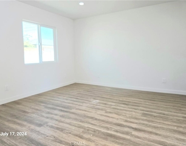 8734 1/4 Ramsgate Avenue - Photo Thumbnail 3