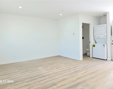 8734 1/4 Ramsgate Avenue - Photo Thumbnail 2