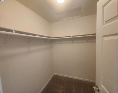 2255 Chestnut St - Photo Thumbnail 14