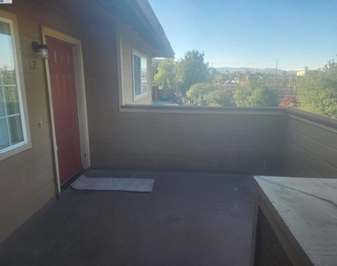 2255 Chestnut St - Photo Thumbnail 2