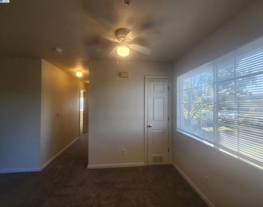 2255 Chestnut St - Photo Thumbnail 7