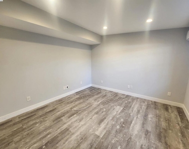 981 Marylin Ave - Photo Thumbnail 10