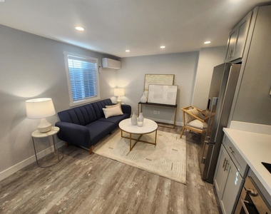 981 Marylin Ave - Photo Thumbnail 2