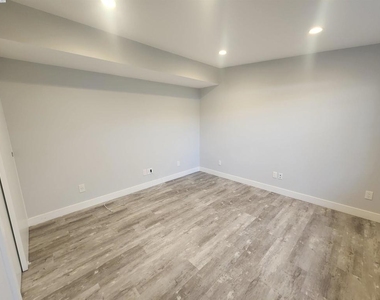 981 Marylin Ave - Photo Thumbnail 15