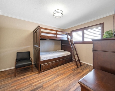 801 River Road - Photo Thumbnail 9