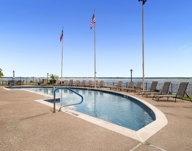 801 River Road - Photo Thumbnail 11