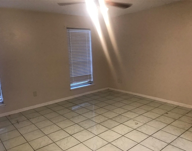 22107 Merrymount Drive - Photo Thumbnail 7