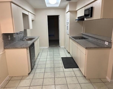 22107 Merrymount Drive - Photo Thumbnail 4