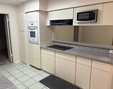 22107 Merrymount Drive - Photo Thumbnail 3