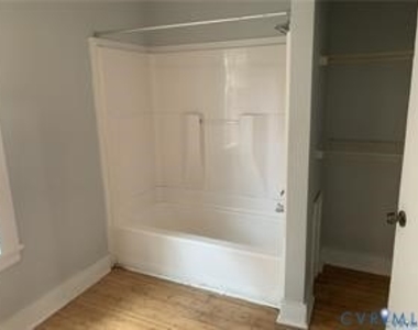 3317 Waverly Boulevard - Photo Thumbnail 32