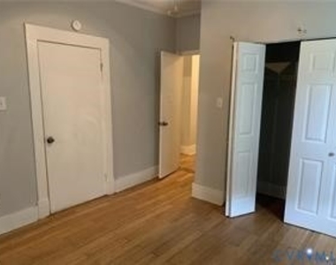 3317 Waverly Boulevard - Photo Thumbnail 8