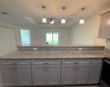 1114 Circle Drive - Photo Thumbnail 5