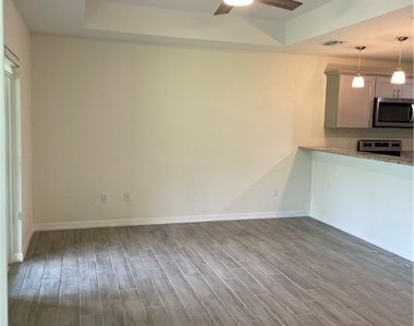 1114 Circle Drive - Photo Thumbnail 3