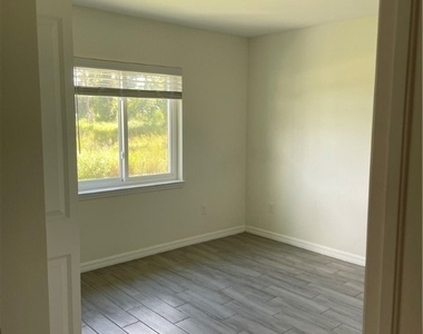 1114 Circle Drive - Photo Thumbnail 10