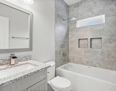 15629 Holly Drive - Photo Thumbnail 8