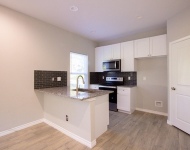 15629 Holly Drive - Photo Thumbnail 3