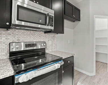 15629 Holly Drive - Photo Thumbnail 2