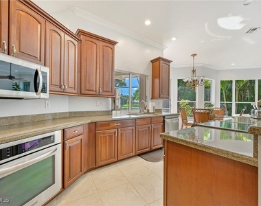 300 Wentworth Court - Photo Thumbnail 20
