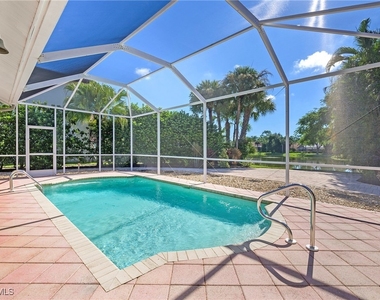 300 Wentworth Court - Photo Thumbnail 4