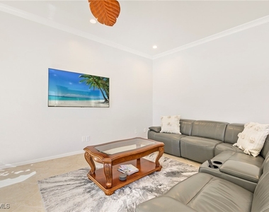 300 Wentworth Court - Photo Thumbnail 24