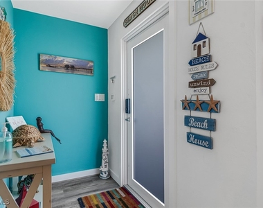 724 100th Avenue N - Photo Thumbnail 2
