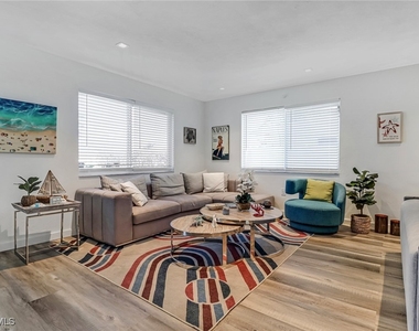 724 100th Avenue N - Photo Thumbnail 10